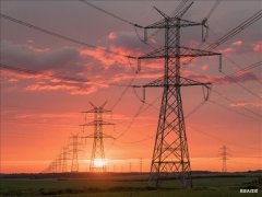 更主要的是苹果会带来完整的AppleIntelligence体